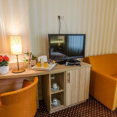 Hotel Alte Post Lehrte Εξωτερικό φωτογραφία