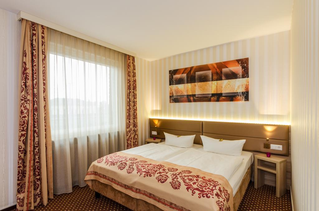 Hotel Alte Post Lehrte Εξωτερικό φωτογραφία