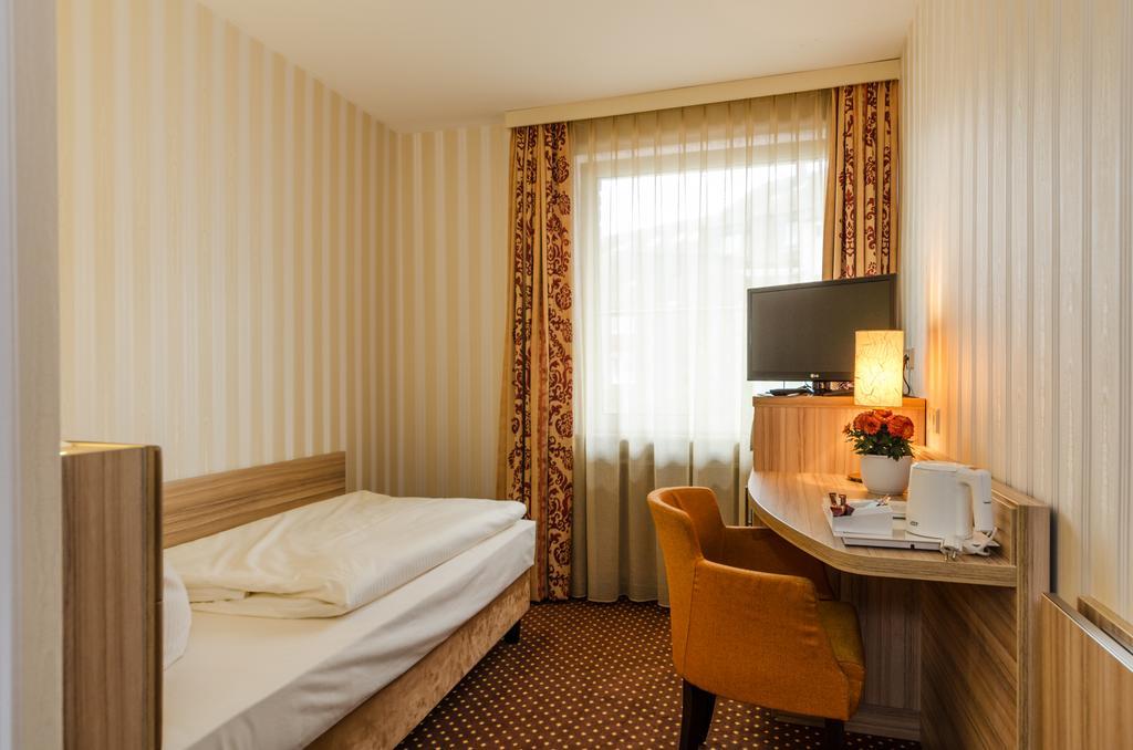 Hotel Alte Post Lehrte Εξωτερικό φωτογραφία