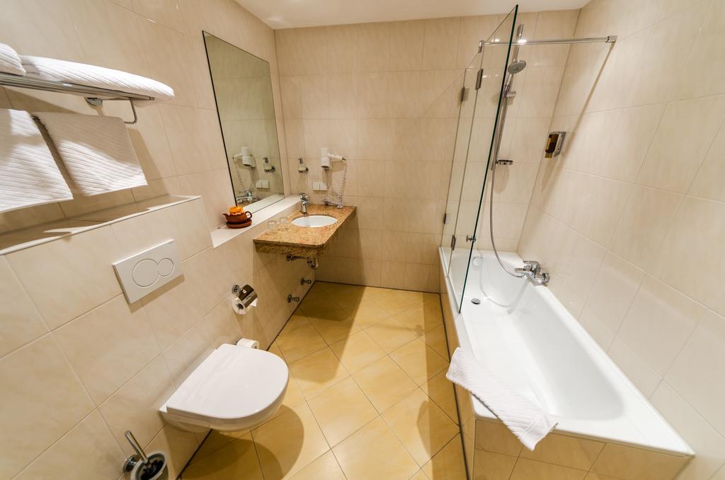 Hotel Alte Post Lehrte Εξωτερικό φωτογραφία