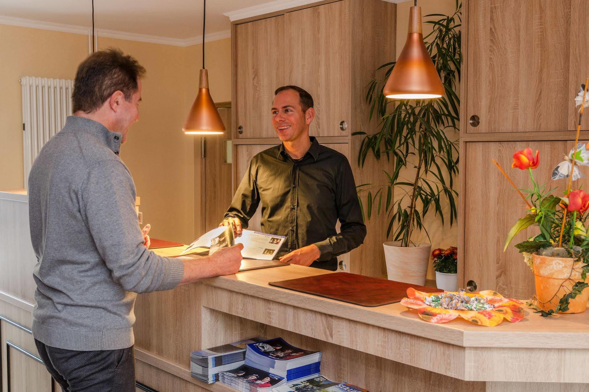 Hotel Alte Post Lehrte Εξωτερικό φωτογραφία
